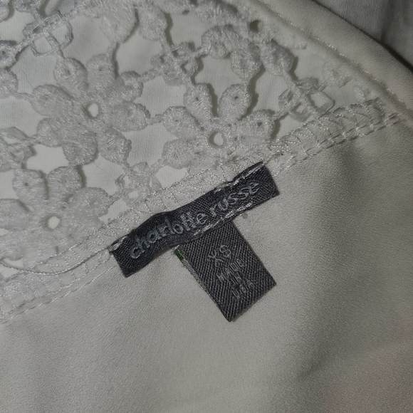 White top - Picture 4 of 4